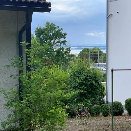 Ferienwohnung Living & *